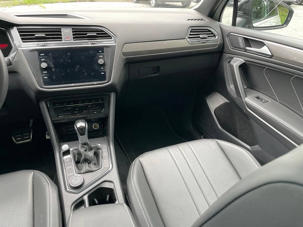 Used 2023 Volkswagen Tiguan SE R-Line AWD/4WD image 10
