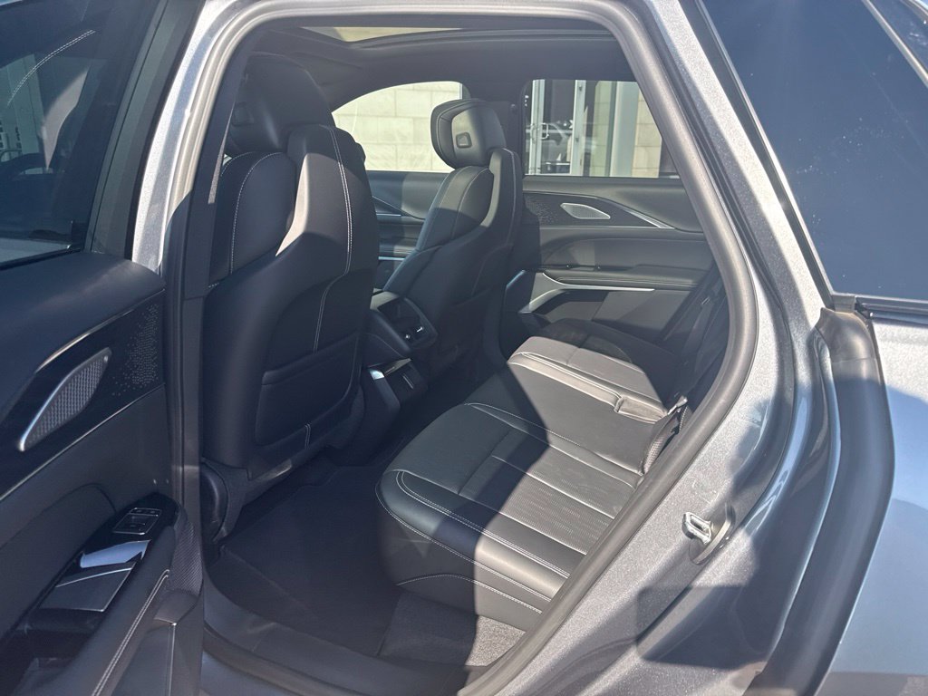 Used 2023 Cadillac Lyriq 2WD image 6