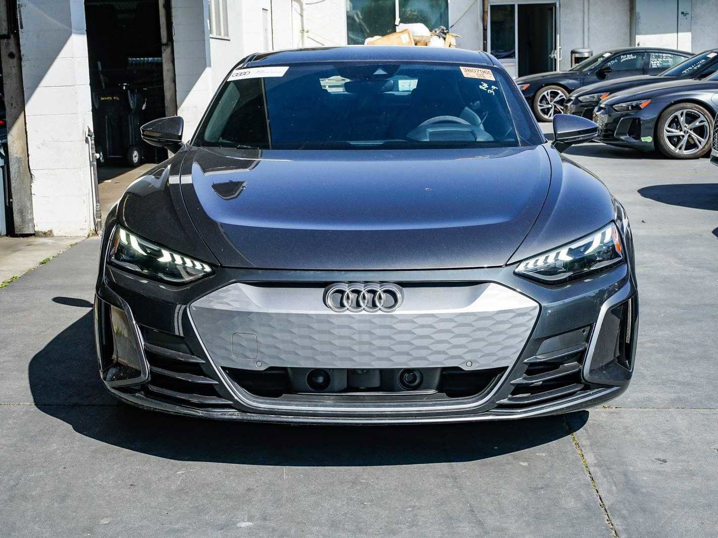Used 2022 Audi e-tron GT Premium Plus image 6