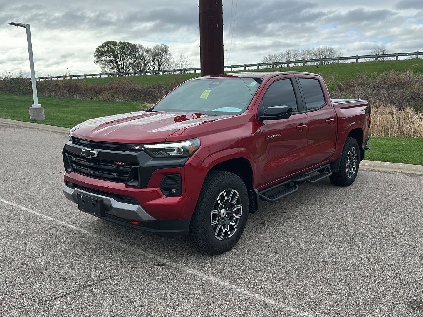 Used 2024 Chevrolet Colorado Z71 w/ Z71 Convenience Package 2 AWD/4WD image 7