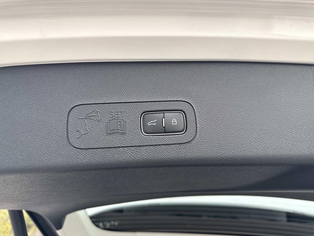 New 2026 Lincoln Aviator AWD image 13