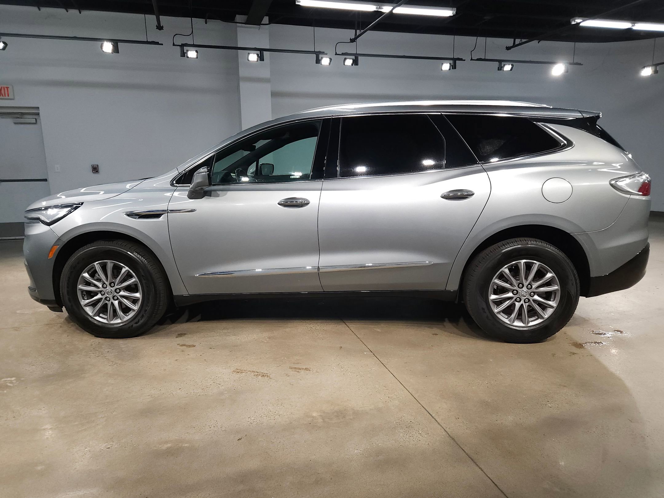 Used 2024 Buick Enclave Premium FWD image 4