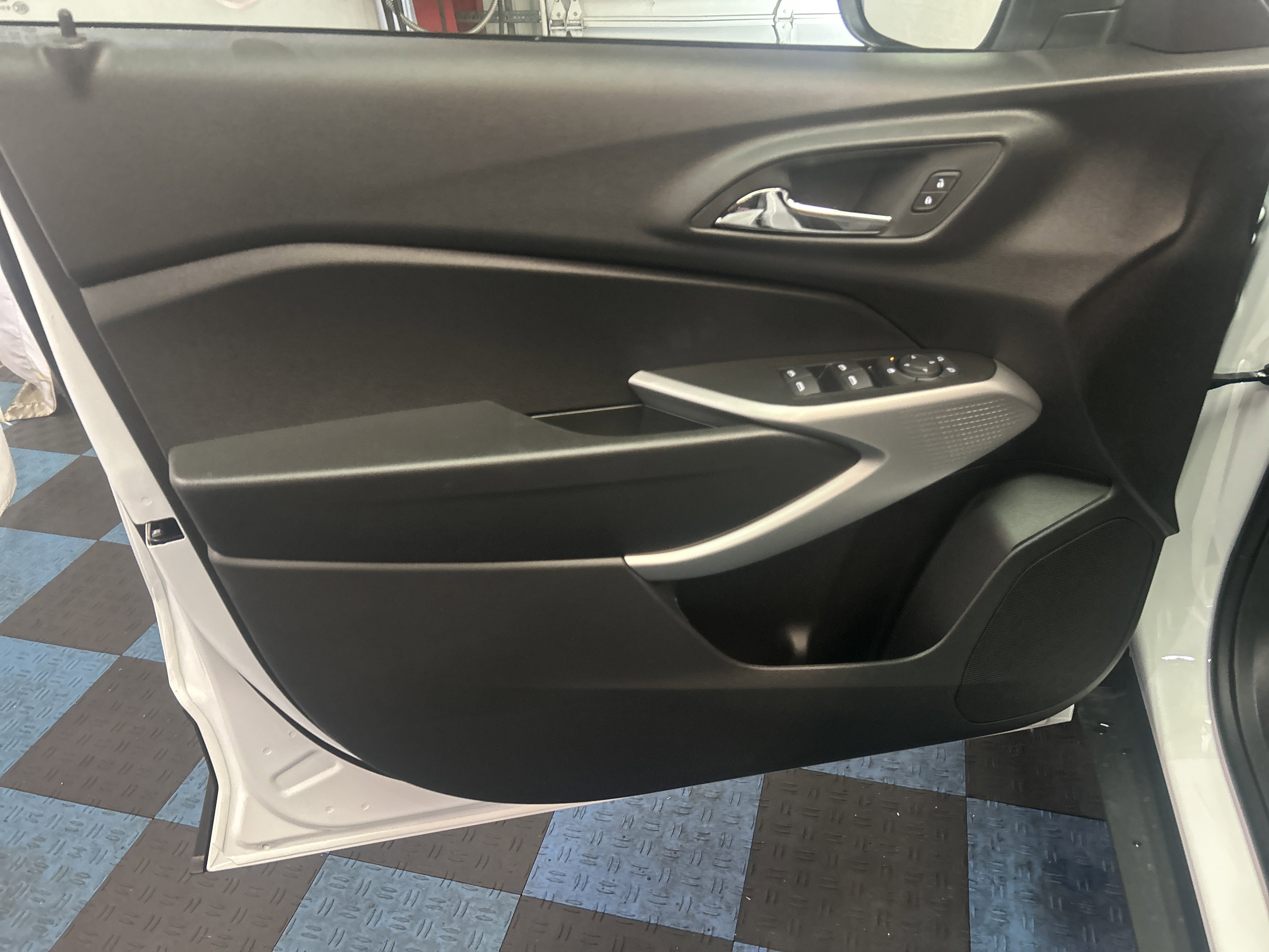 New 2026 Chevrolet Trax RS image 9