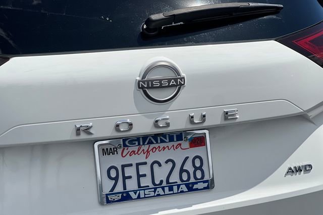 Used 2023 Nissan Rogue S image 37