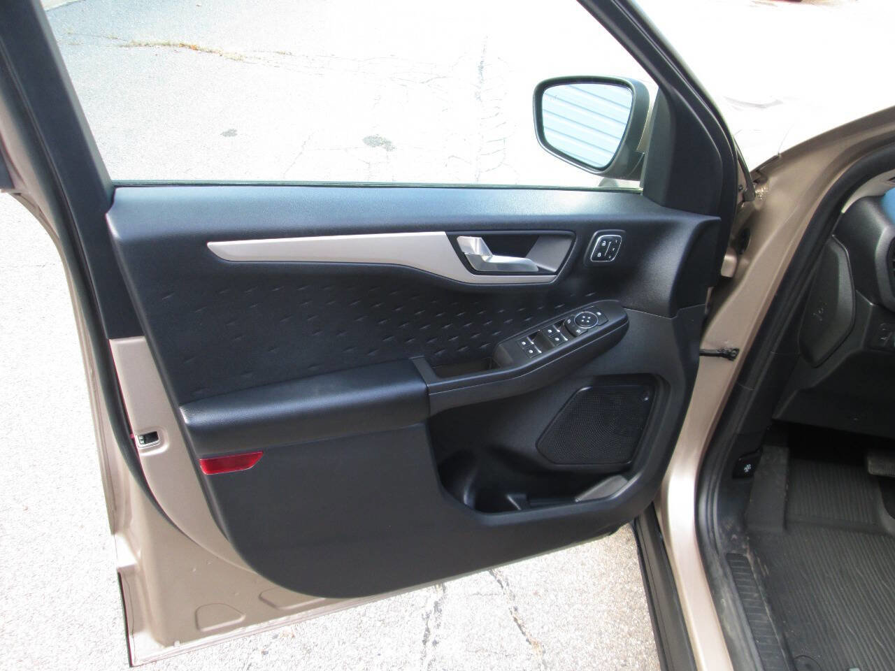 Used 2020 Ford Escape SEL image 13