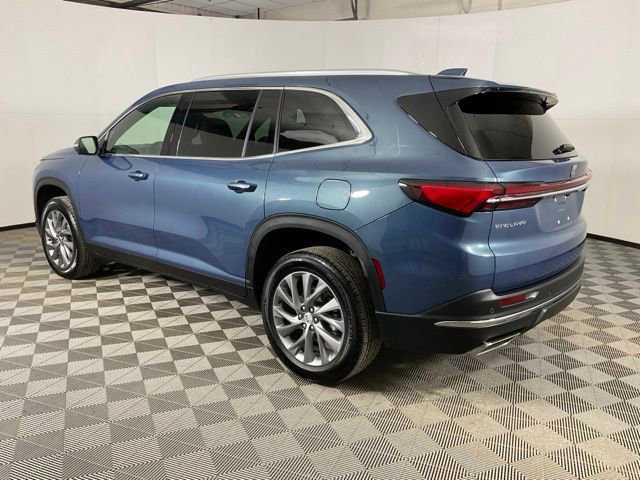 Used 2025 Buick Enclave Preferred image 4
