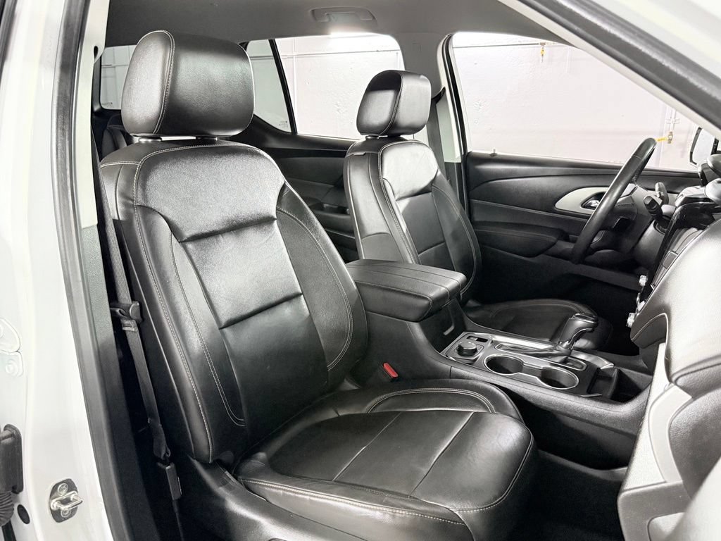 Used 2020 Chevrolet Traverse RS FWD image 27