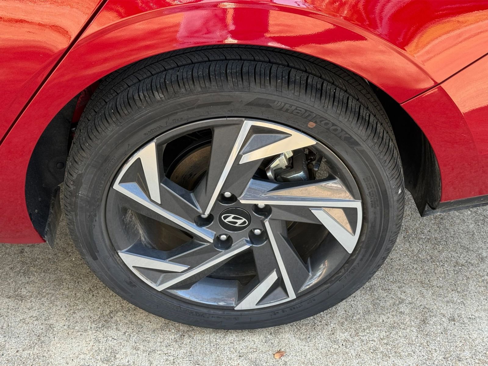 Used 2025 Hyundai Elantra SEL image 32