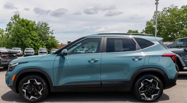 Used 2024 Kia Seltos EX AWD/4WD image 9