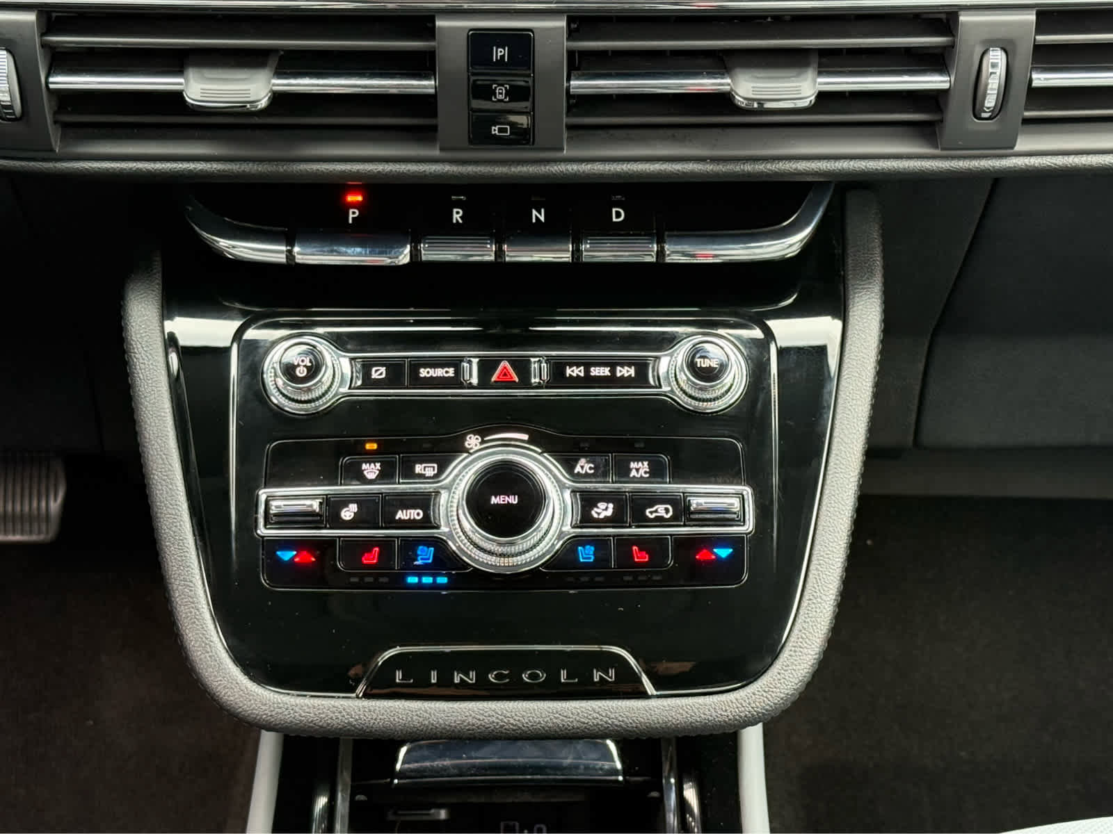 Used 2022 Lincoln Corsair Reserve w/ Sport Package image 31