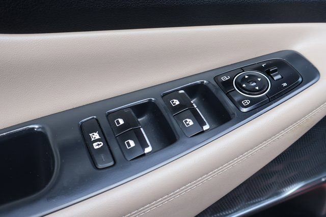 Used 2020 Hyundai Santa Fe Limited image 9