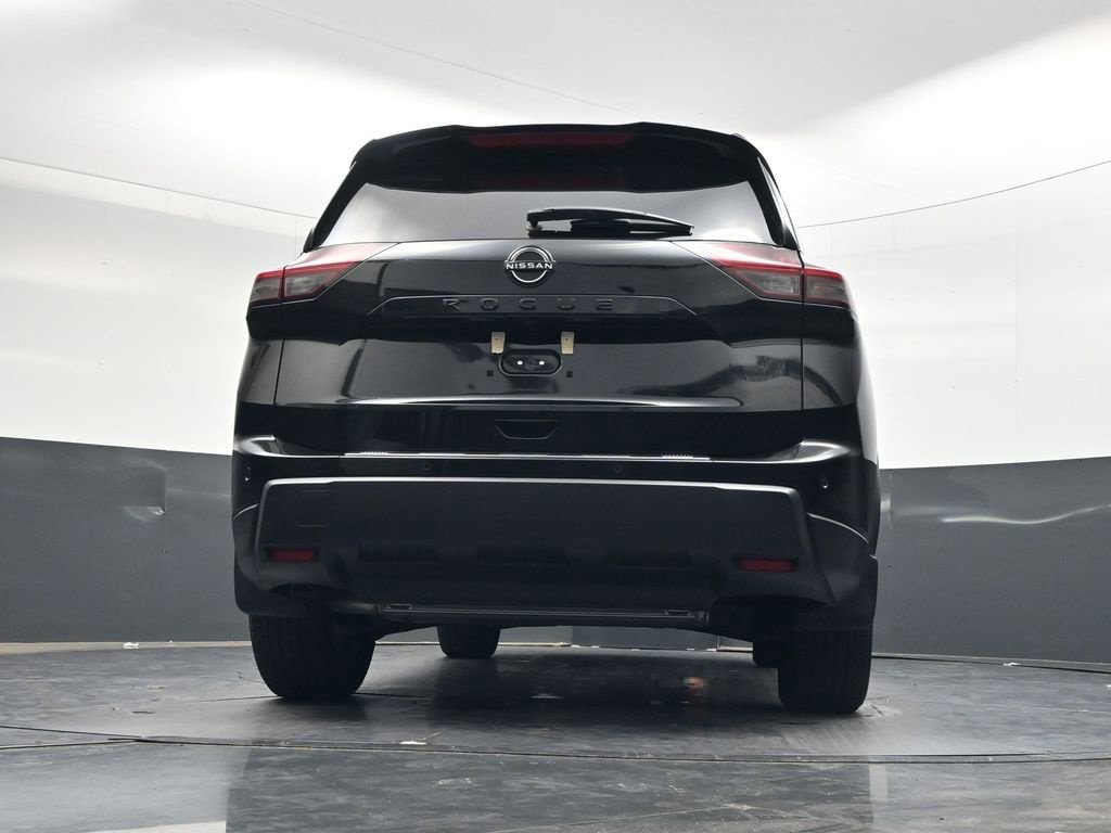 Certified 2026 Nissan Rogue Dark Armor FWD image 30