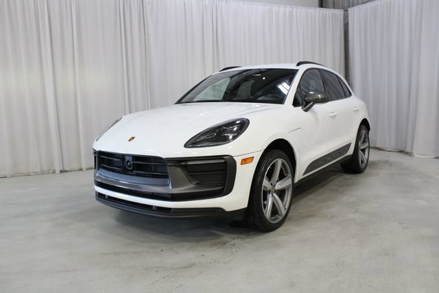 Used 2023 Porsche Macan Turbo AWD/4WD image 33