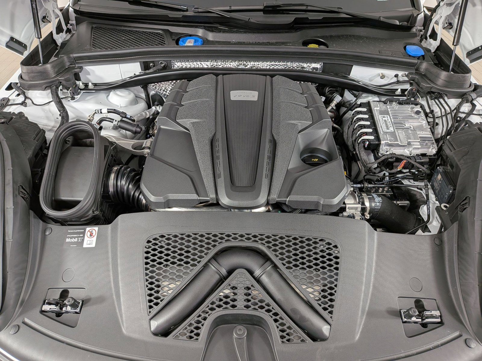 New 2026 Porsche Macan S AWD/4WD image 23
