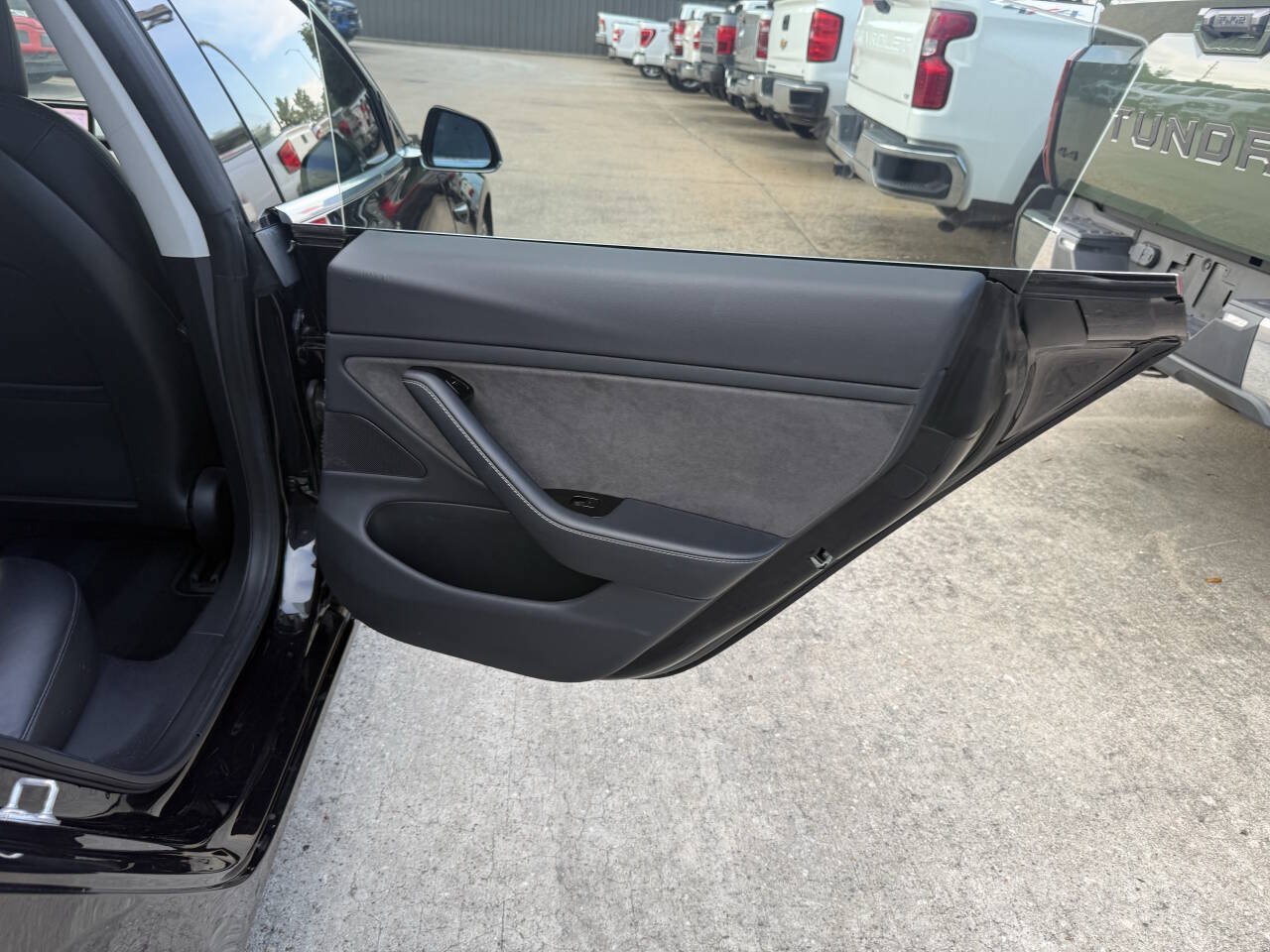 Used 2018 Tesla Model 3 Long Range RWD image 16
