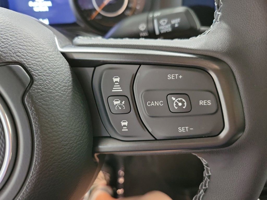 New 2025 Jeep Gladiator Sport AWD/4WD image 12