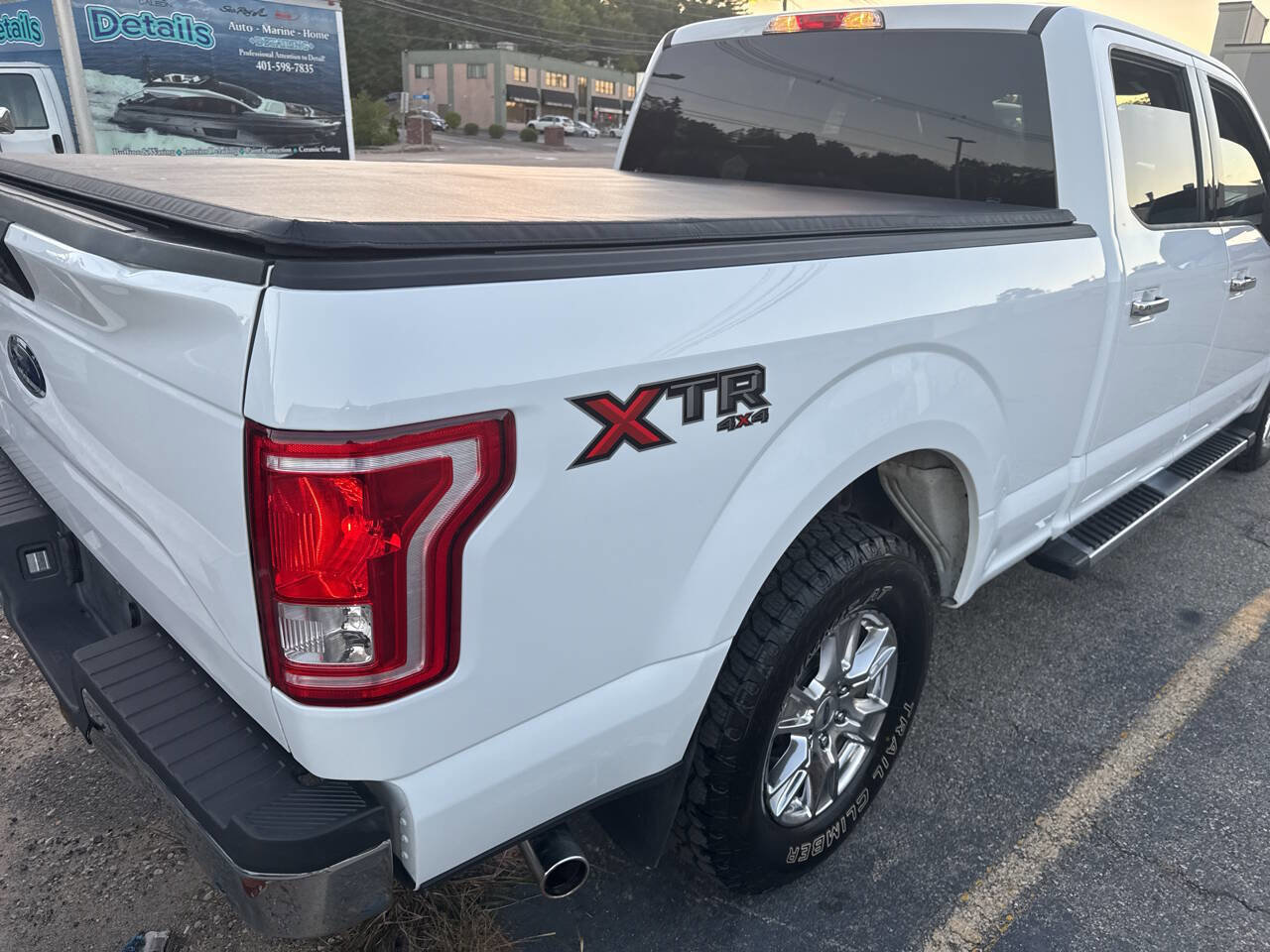 Used 2017 Ford F150 XLT w/ XTR Package image 11