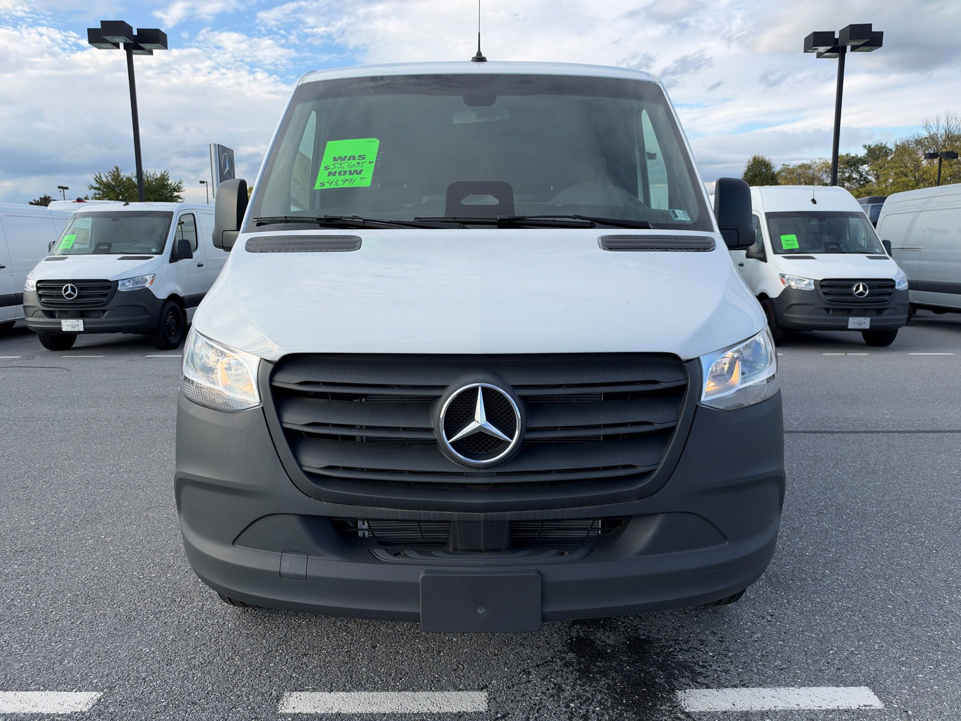 Used 2025 Mercedes-Benz Sprinter 2500 image 2