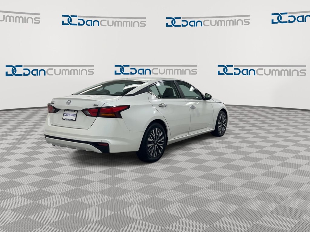 Used 2024 Nissan Altima 2.5 SV FWD image 8