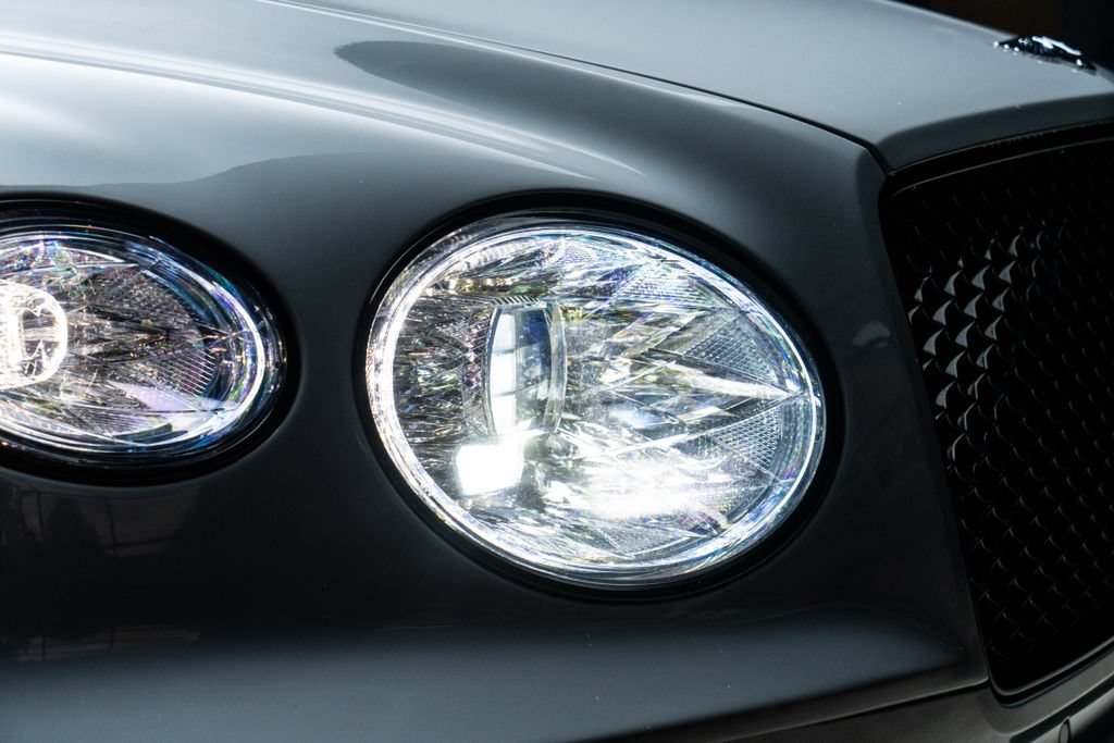 Used 2022 Bentley Bentayga AWD/4WD image 7