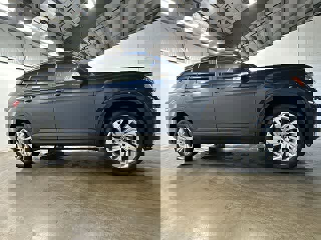 Certified 2023 Volkswagen Atlas SE image 3