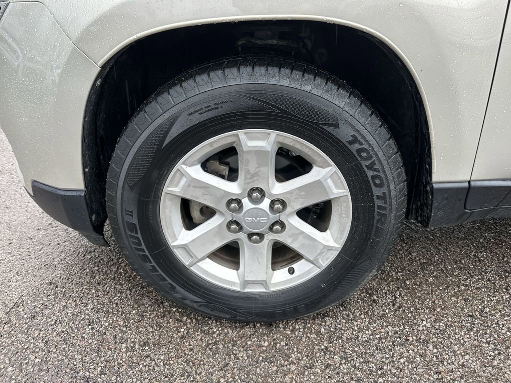Used 2015 GMC Acadia SLE image 10