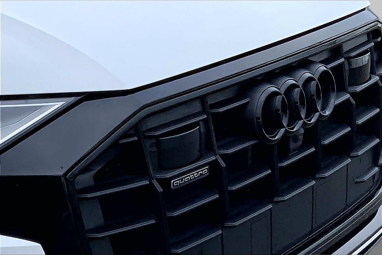 Used 2023 Audi Q8 Prestige w/ Prestige Package AWD/4WD image 31