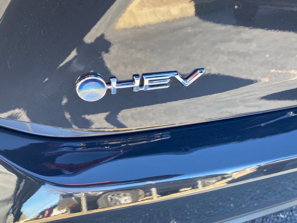 Used 2025 Toyota Camry SE image 14