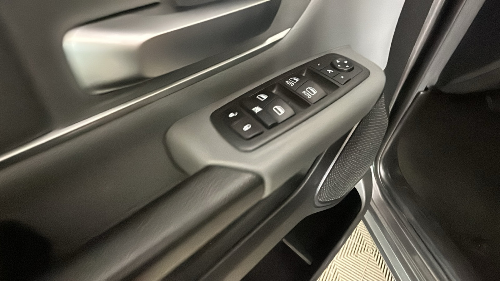 Used 2020 RAM 1500 Big Horn AWD/4WD image 13