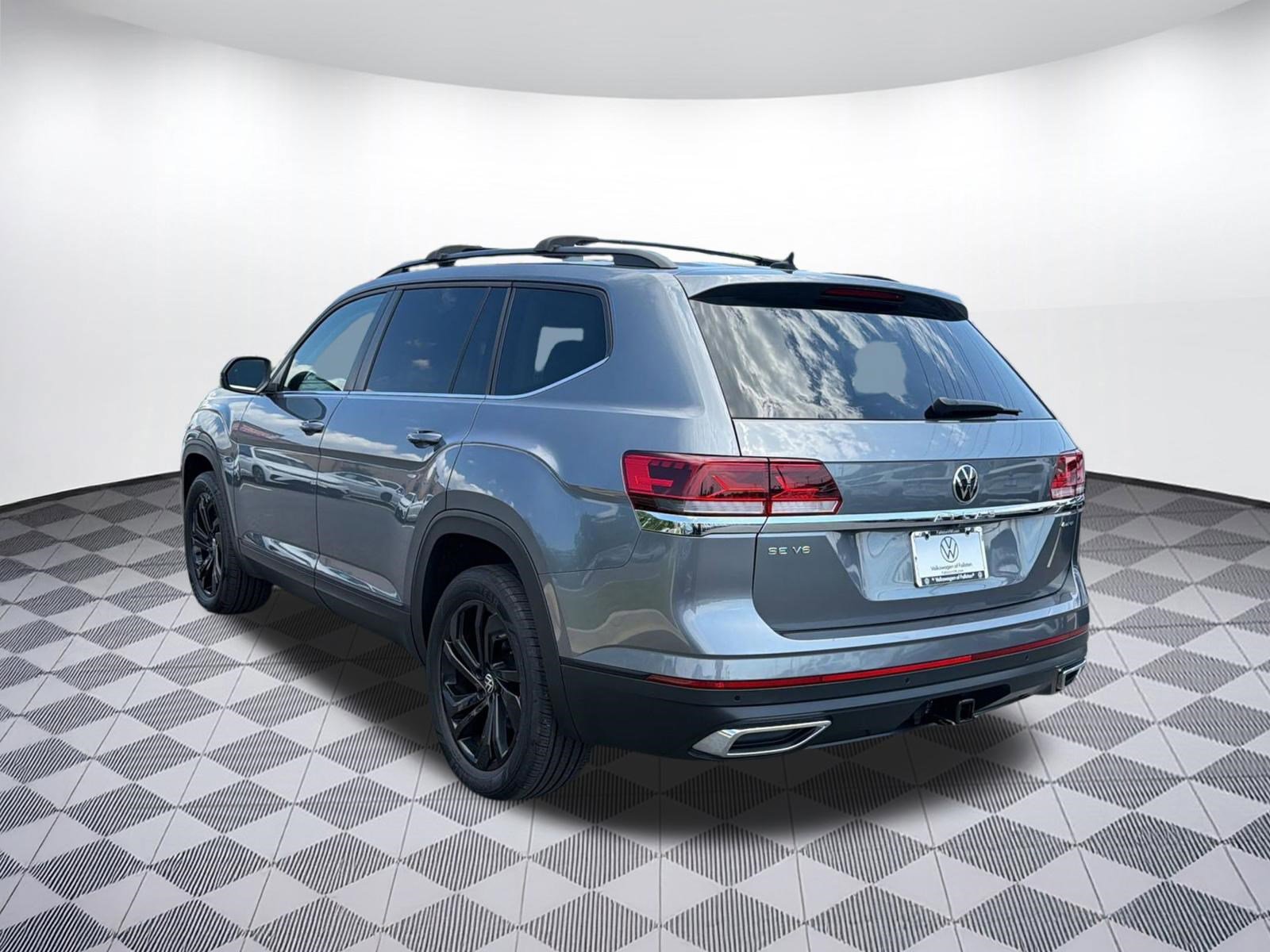 Used 2023 Volkswagen Atlas SE AWD/4WD image 3