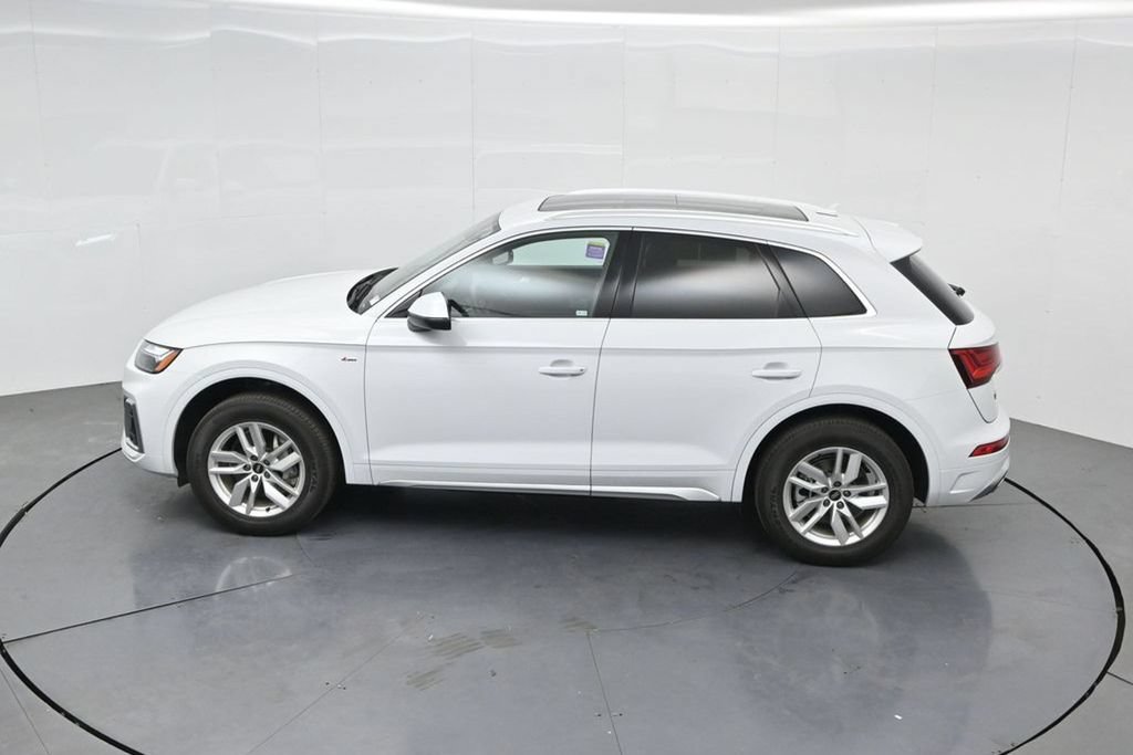 Used 2023 Audi Q5 2.0T Premium w/ Convenience Package AWD/4WD image 47