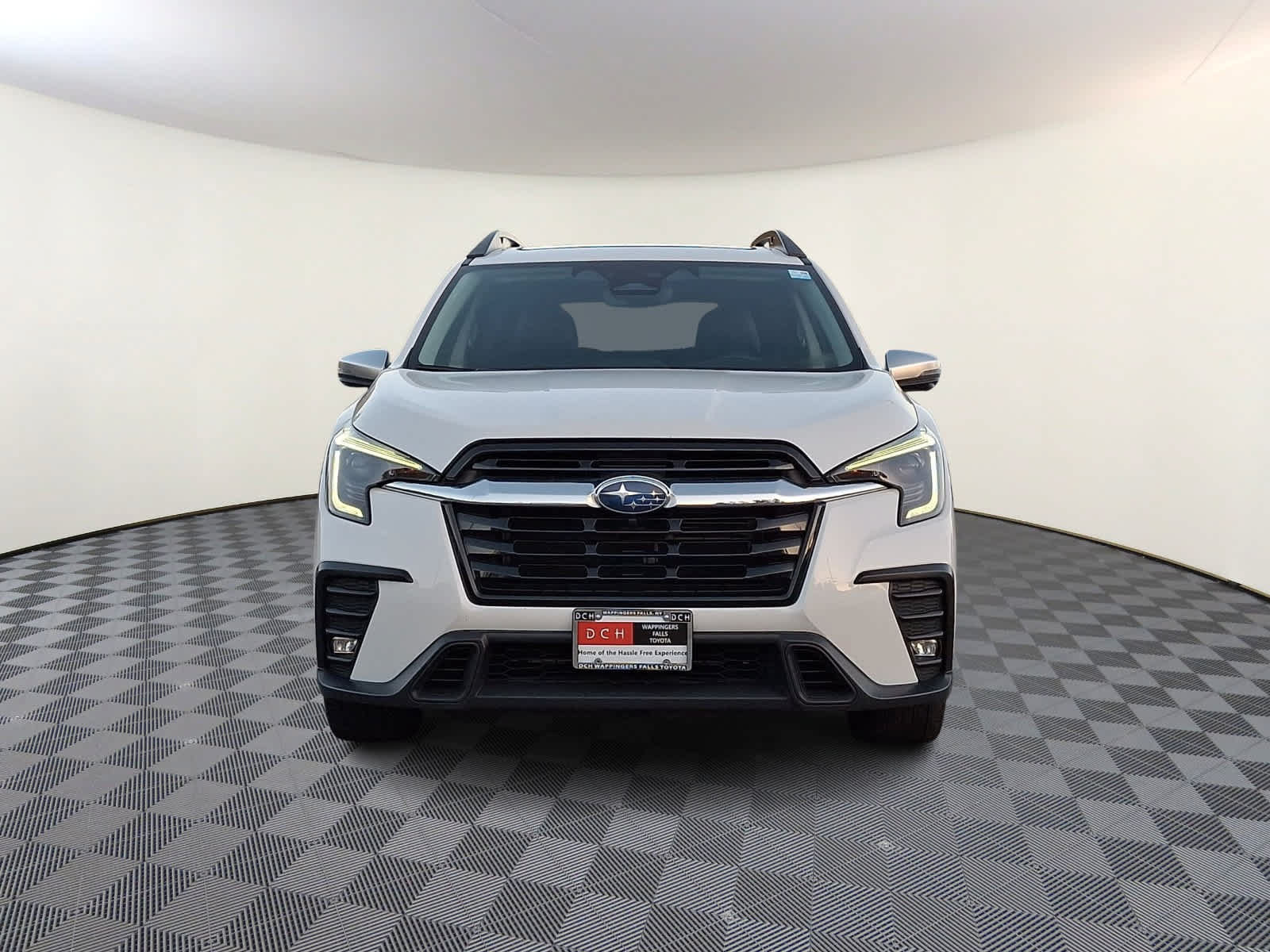 Used 2023 Subaru Ascent Limited w/ Technology Package AWD/4WD image 3