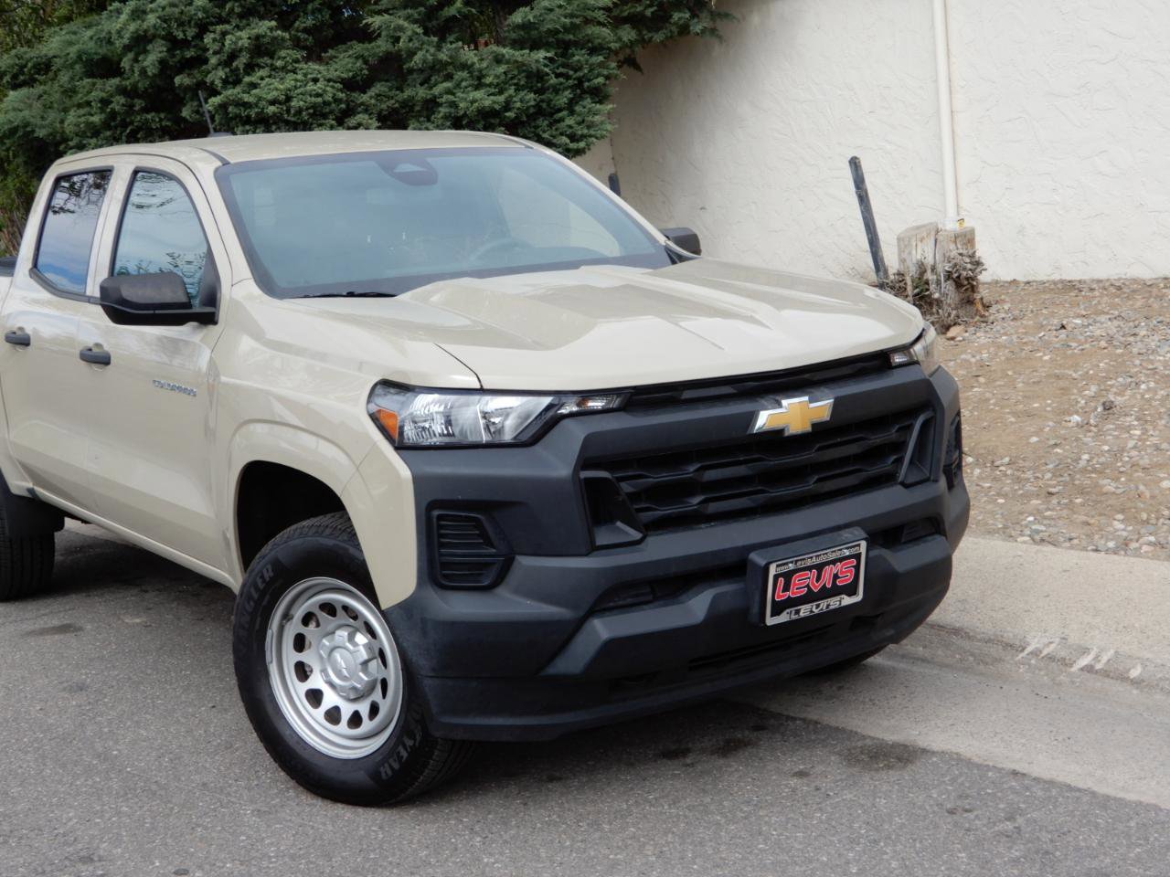Used 2023 Chevrolet Colorado W/T w/ WT Convenience Package II AWD/4WD image 2