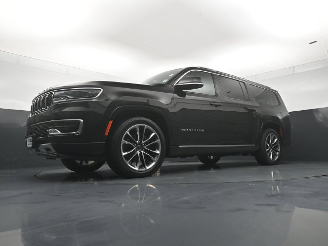 Used 2024 Jeep Wagoneer L Series III w/ Premium Group I AWD/4WD image 20
