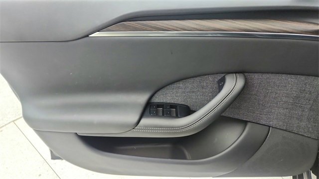 Used 2023 Tesla Model S Standard Range image 33