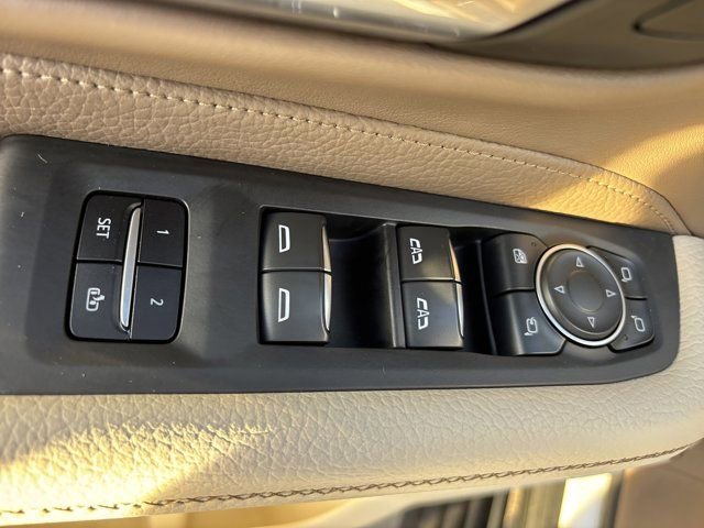 Used 2023 GMC Yukon XL Denali image 25