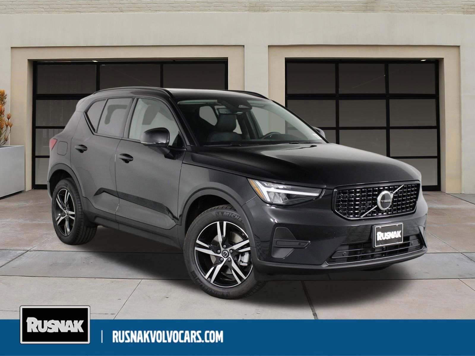 New 2026 Volvo XC40 B4 Core image 1