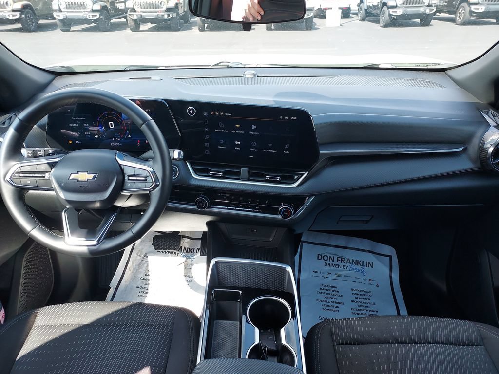 Used 2025 Chevrolet Equinox LT FWD image 15