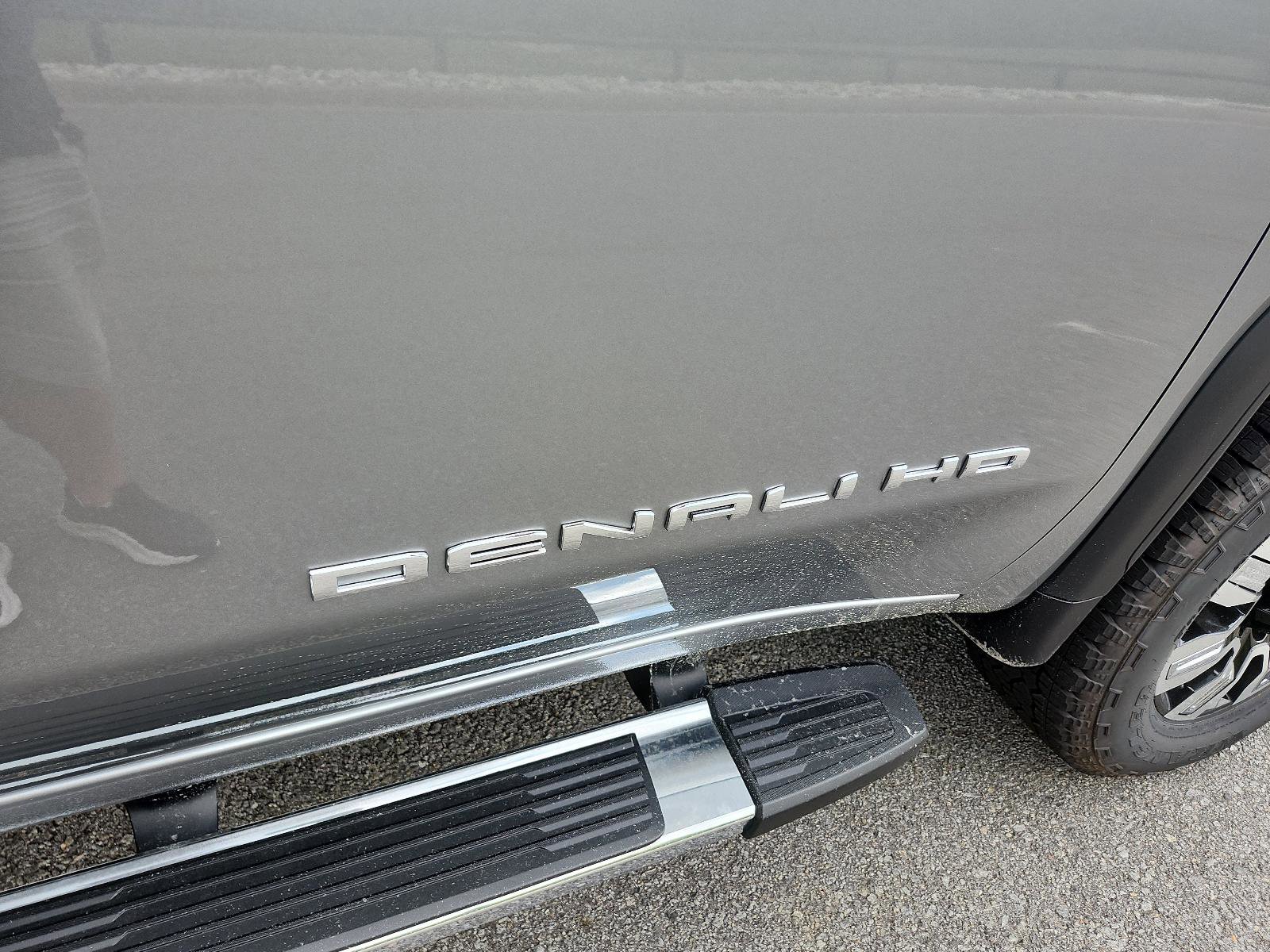 New 2025 GMC Sierra 2500 Denali w/ Denali Reserve Package image 6