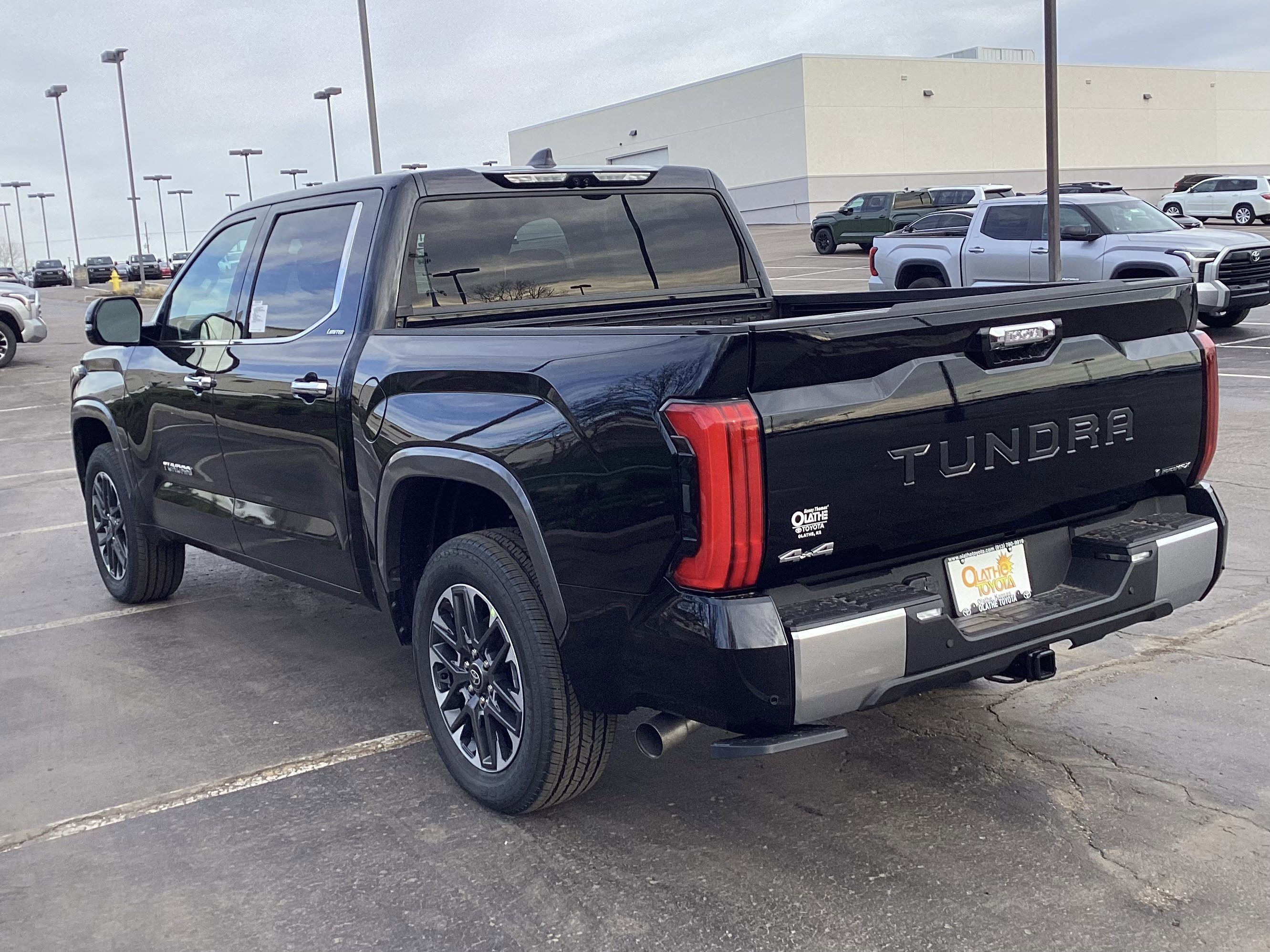 New 2025 Toyota Tundra Limited image 8