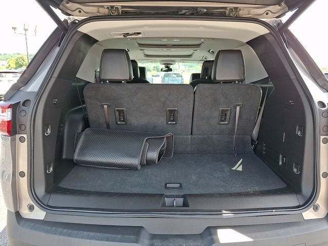 Used 2018 Chevrolet Traverse LT w/ LPO, Black Accent Package AWD/4WD image 33