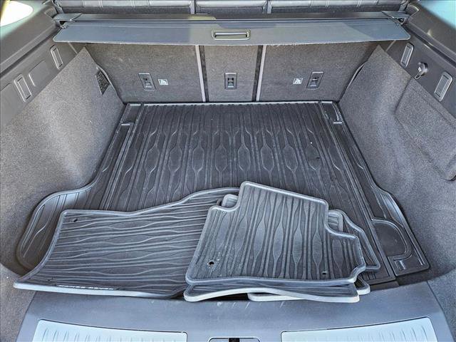 Used 2020 Land Rover Range Rover Velar R-Dynamic S image 6