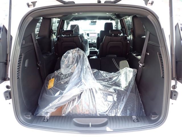 New 2025 Chrysler Pacifica Select FWD image 6