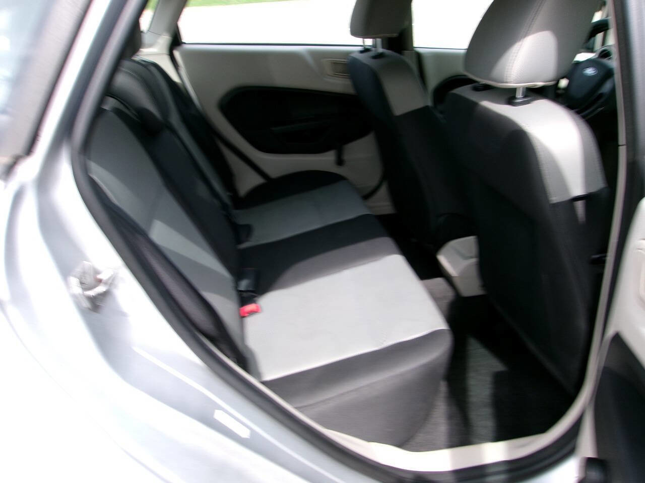 Used 2013 Ford Fiesta S image 7