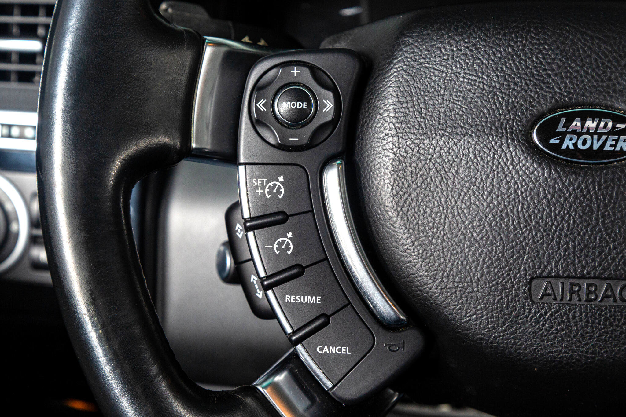 Used 2011 Land Rover Range Rover Autobiography image 37