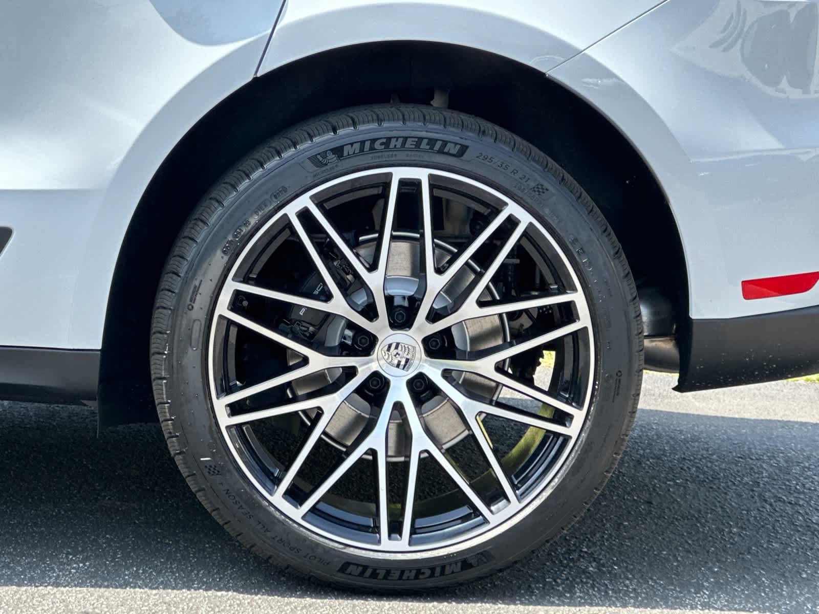 New 2026 Porsche Macan AWD/4WD image 31
