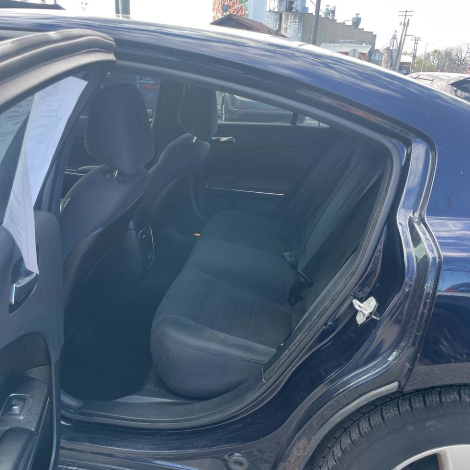 Used 2011 Dodge Charger SE RWD image 13