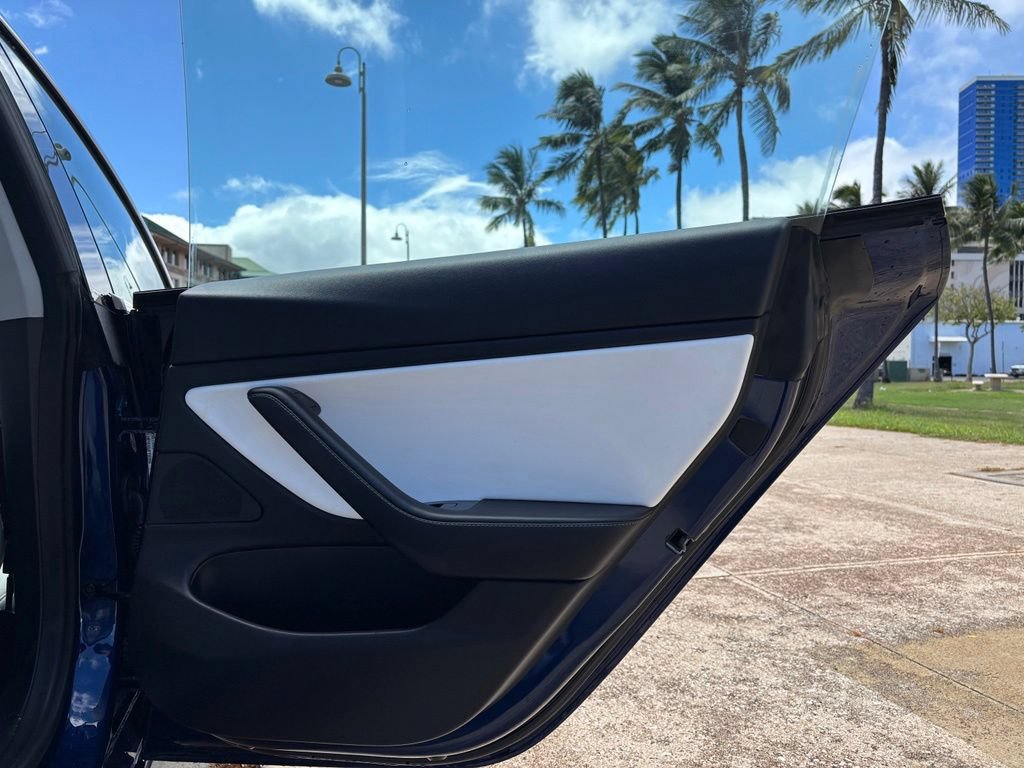 Used 2018 Tesla Model 3 Mid Range RWD image 17