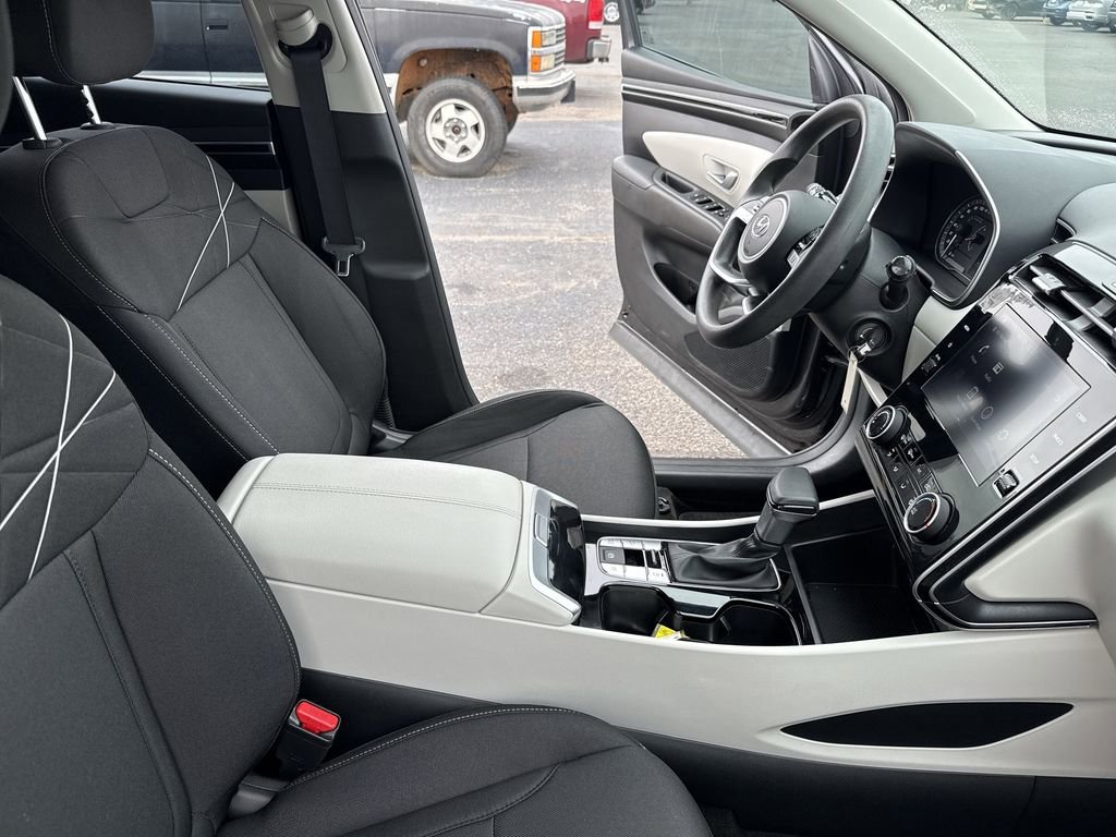 Used 2023 Hyundai Tucson SE image 13