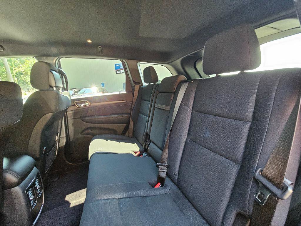 Used 2017 Jeep Grand Cherokee Laredo w/ Quick Order Package 2BE RWD image 29